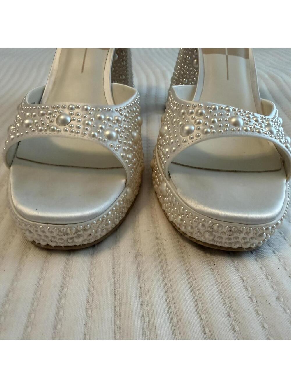 Dolce Vita Pandro Pearl Heels True White Satin - Size 12 Standard Womens - Picture 9 of 9